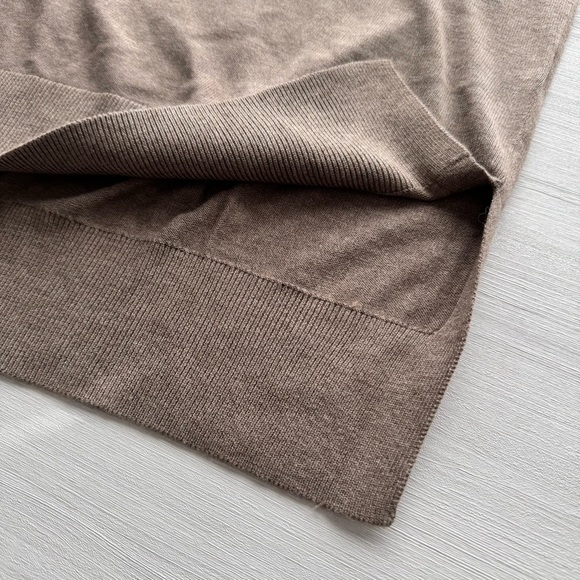 TREASURE & BOND Relaxed V Neck Sweater XS Brown Drop Shoulder High Low Tunic New - Picture 7 of 15